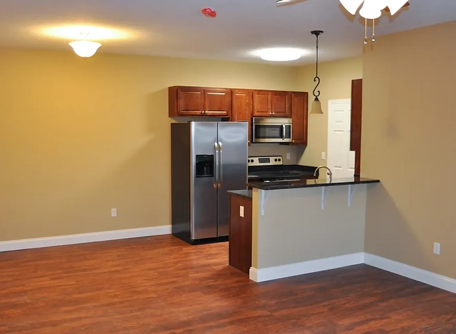 Sterling Ridge Apartments — Photo 4