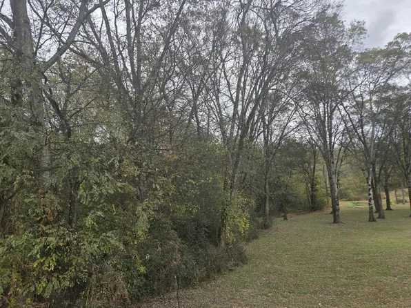 15 Sands Rd, Sweetwater, TN 37874