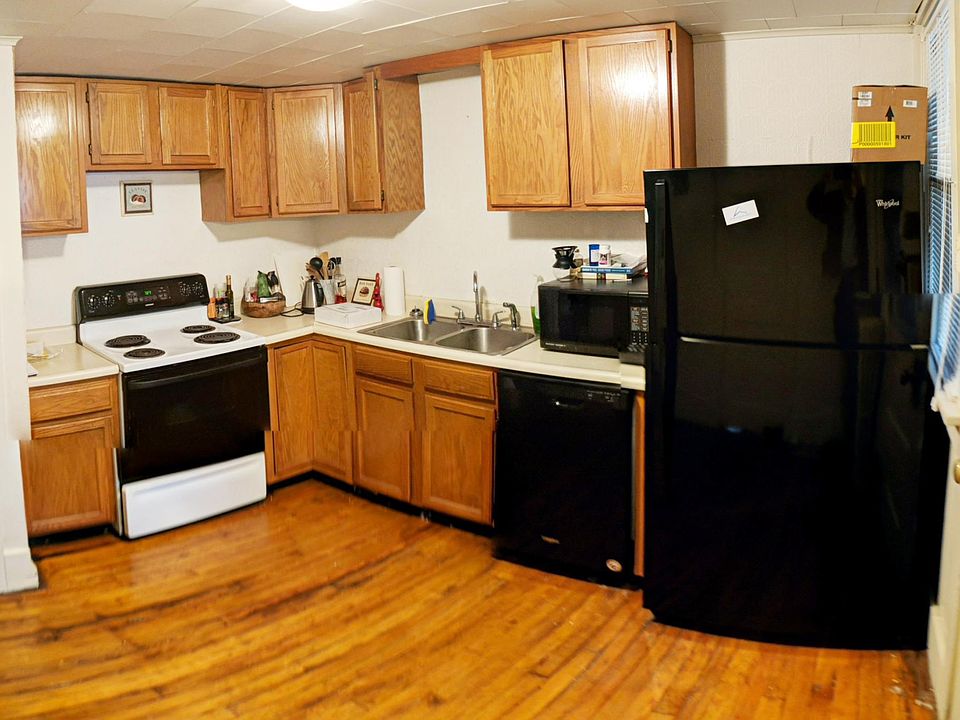 Kitchen with appliances