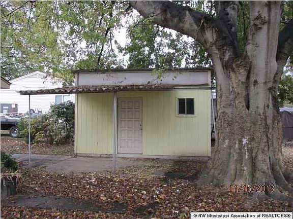 3rd image of 8405 Conerly Dr E