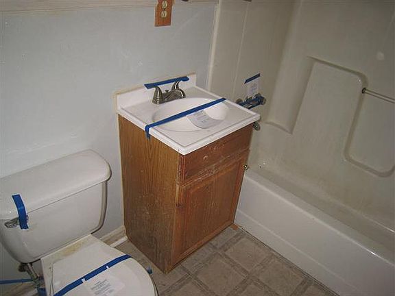 3rd image of 772 Glendale Ave