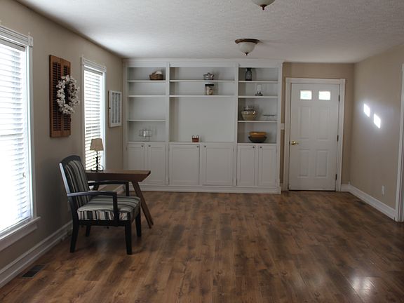 3rd image of 29 Briarwood Dr