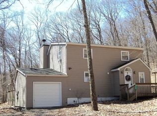 146 Berkshire Ct, Bushkill, PA 18324