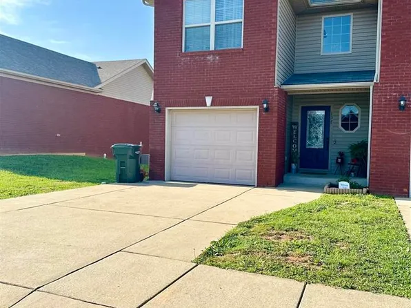 137 Twin Lakes Dr, Vine Grove, KY 40175