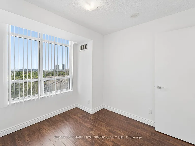 1200 The Esplanade N #908 — Photo 20