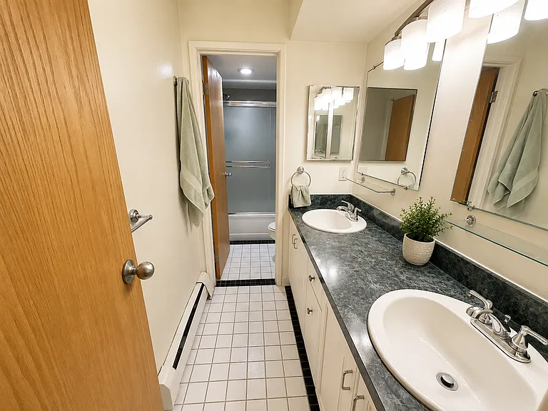 Varsity Management 723 W Madison — Photo 12