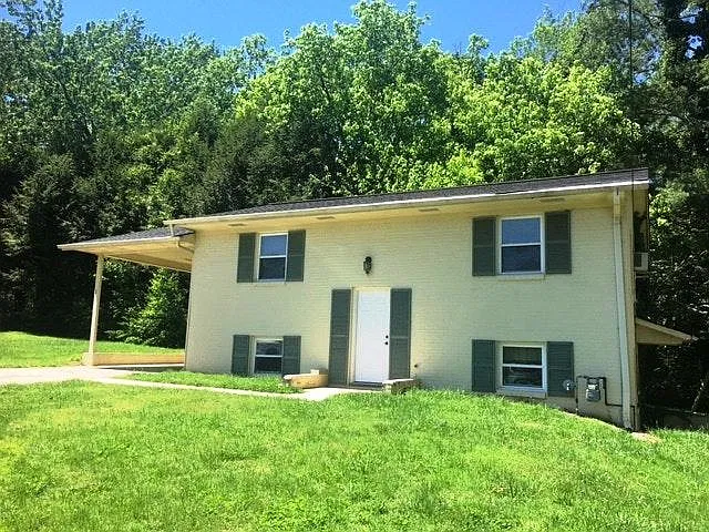 3 bed, 1584 sqft, $1,395 — Photo 1