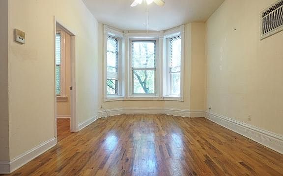 4th image of 2138 N Sheffield Ave APT 2F