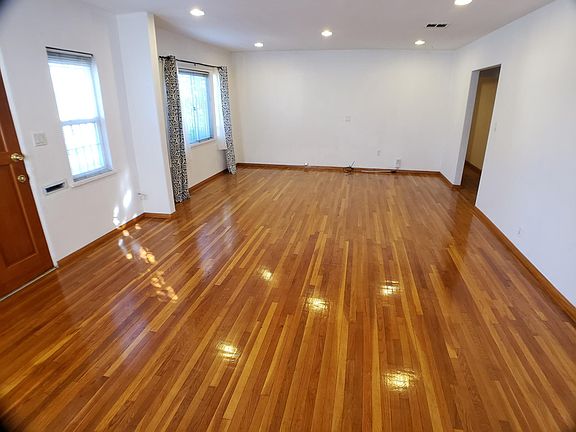 5th image of 430 W Linda Vista Ave