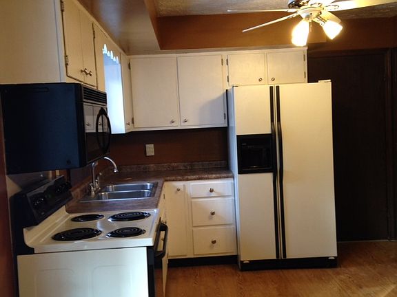 3rd image of 1215 N. Lake Vista Dr