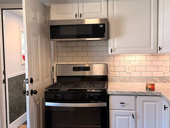 3rd image of 597 S Main St Floor 2