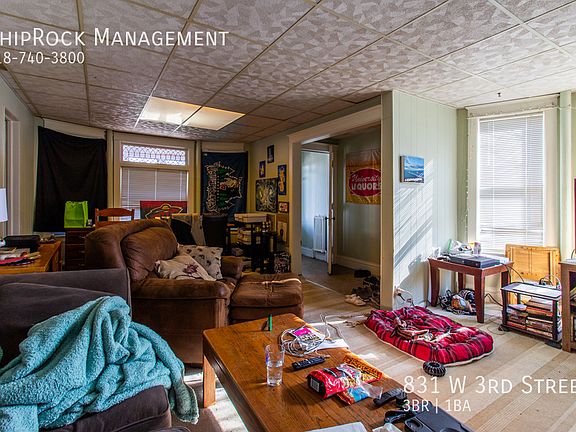 3rd image of 831 W 3rd St