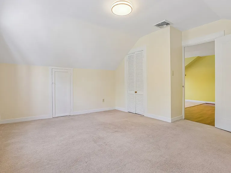 1572 Whitney Ave #2 — Photo 6