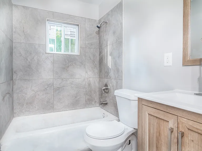 511 Gresham Park Dr #D — Photo 6