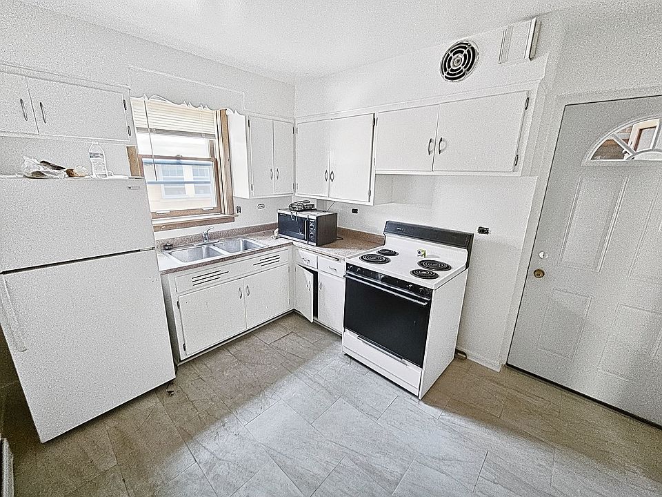 1st image of 2727 Central St APT 2N