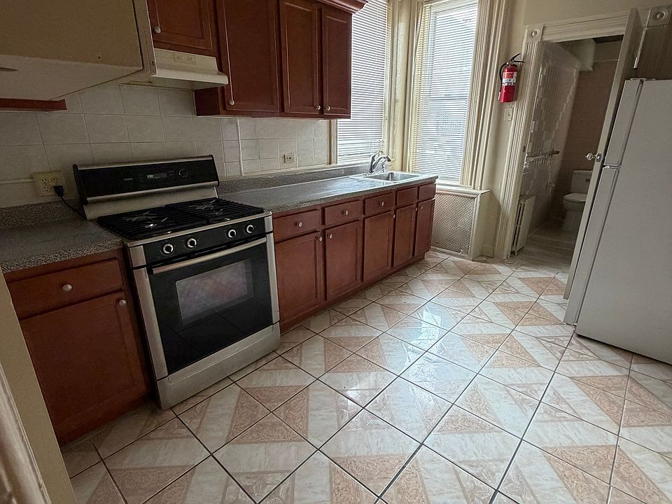 2nd image of 117 43rd St APT 1