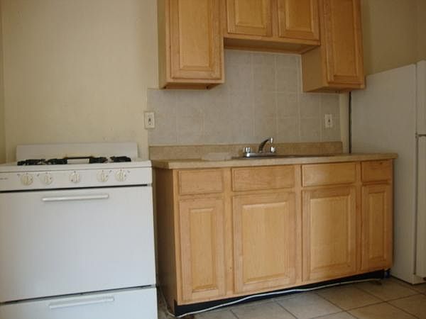 2nd image of 149 Lexington Ave