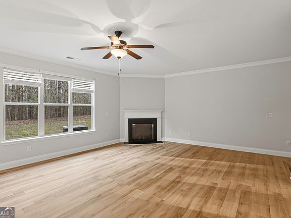 3rd image of 1423 Stone Ridge Ct