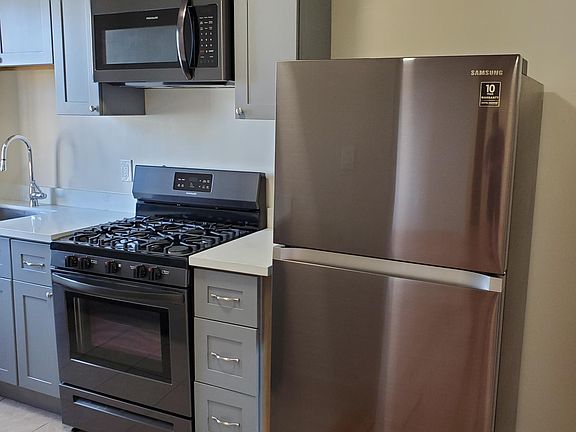 3rd image of 725 Ofarrell St APT 42