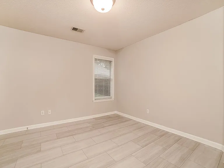 3950 Spring Lakes Cir — Photo 12
