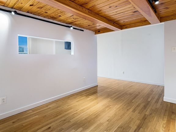 5th image of 1027 Arch St APT 606