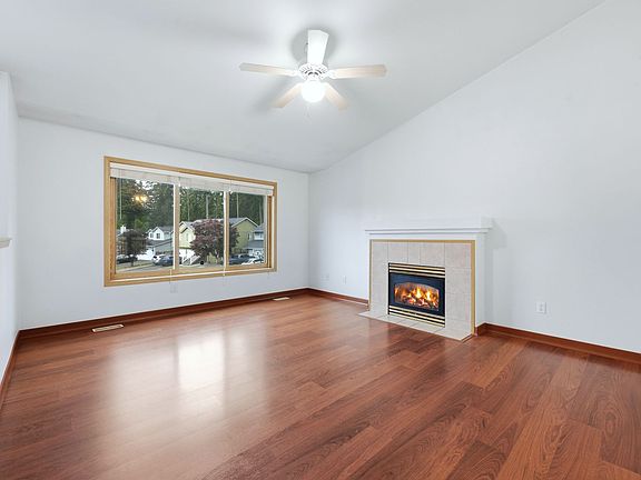 4th image of 4026 231st Street Ct E