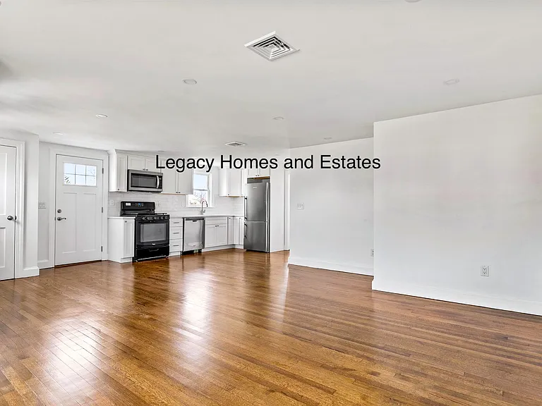 90 Packard Ave — Photo 3