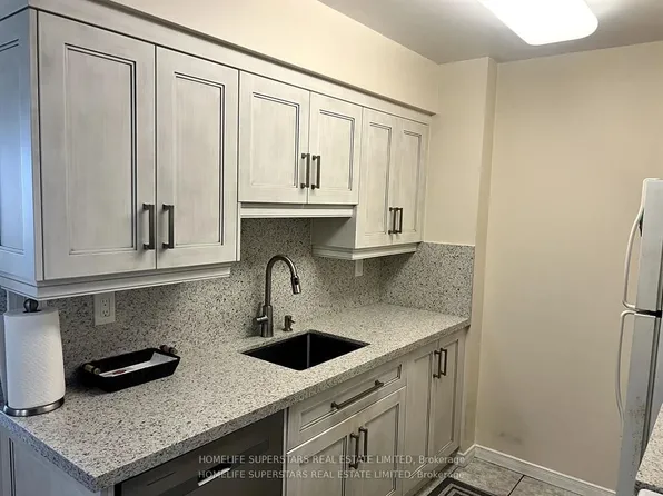 300 Ray Lawson Blvd #416, Brampton, ON L6Y 5H5