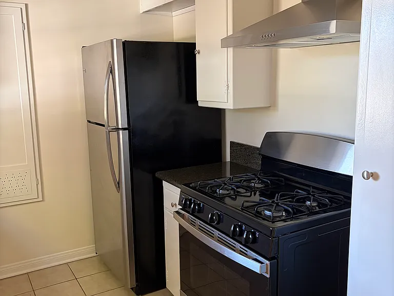 425 Mission St #B — Photo 6