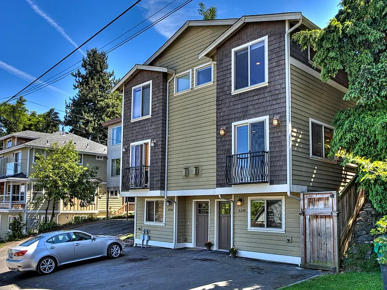 624 W Emerson St #B — Photo 10