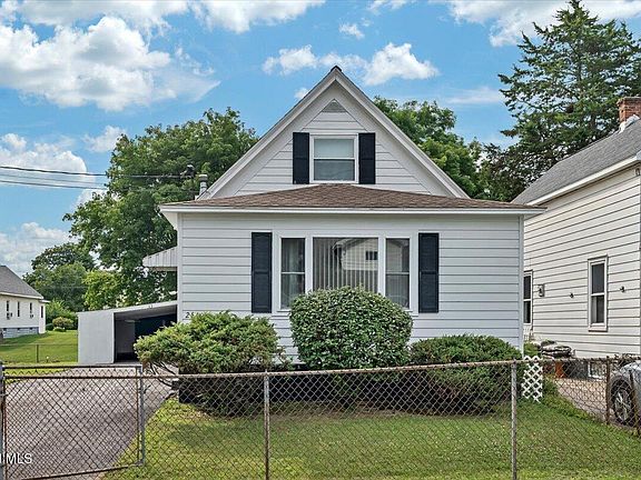 3rd image of 2540 Pauline Avenue