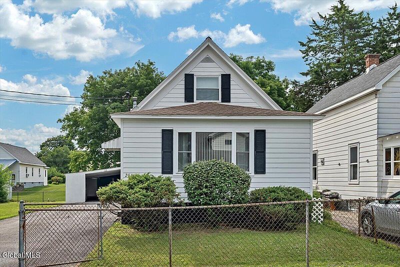 3rd image of 2540 Pauline Avenue