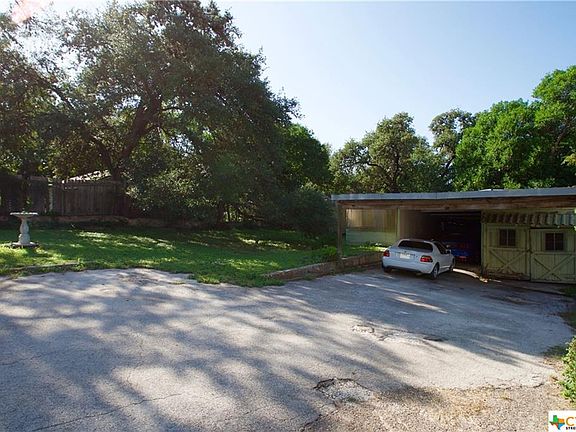 5th image of 510 Burleson St