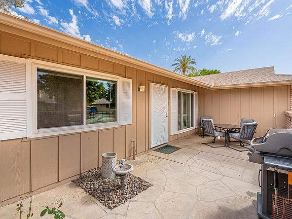 3rd image of 10430 W Roundelay Cir