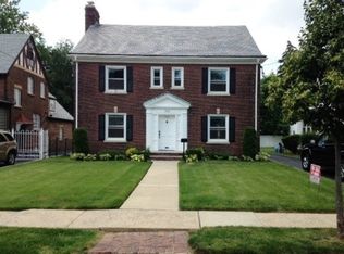 530 Riverside Dr, Elizabeth, NJ 07208