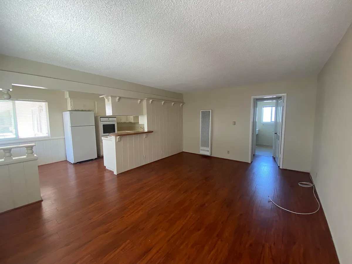 Building Photo - 20336 Cohasset St #20