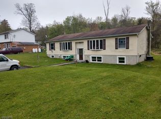 403 Deerfield Ln, Montague, NJ 07827