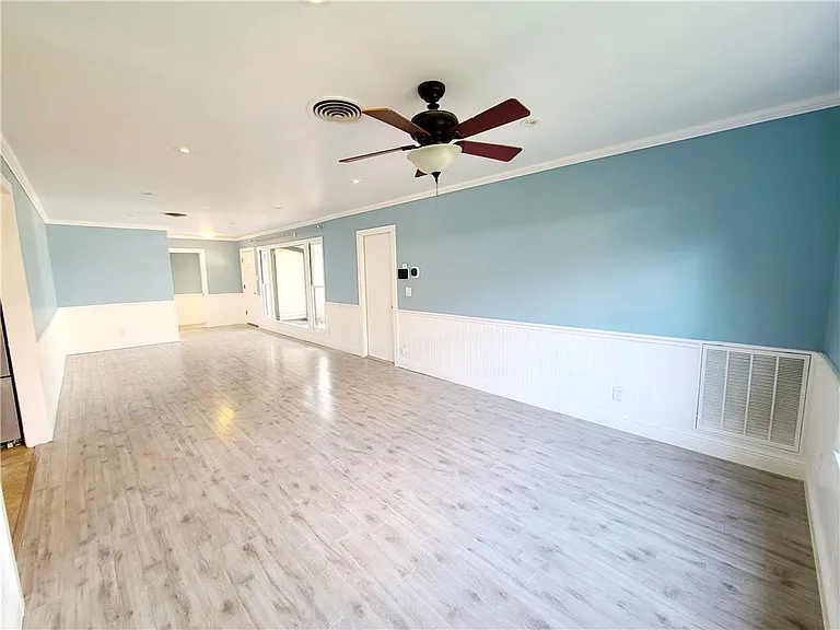 5710 Hinman Dr — Photo 10