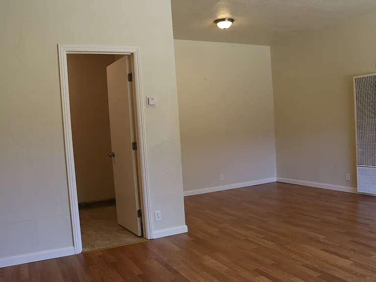335 Rollingwood Dr — Photo 11