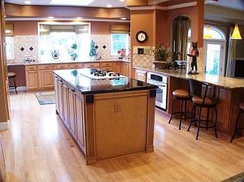 4th image of 1484 Lupton Ave