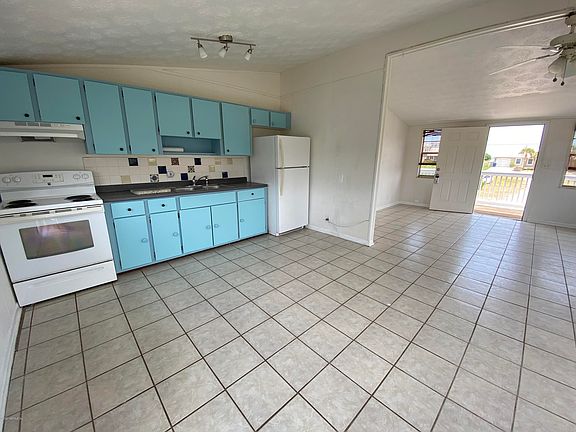 3rd image of 1469 S Fletcher Ave