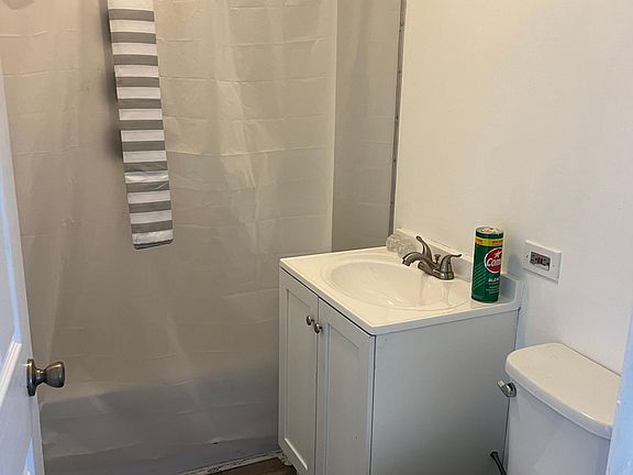 2nd image of 18341 Oak Park Ave #1
