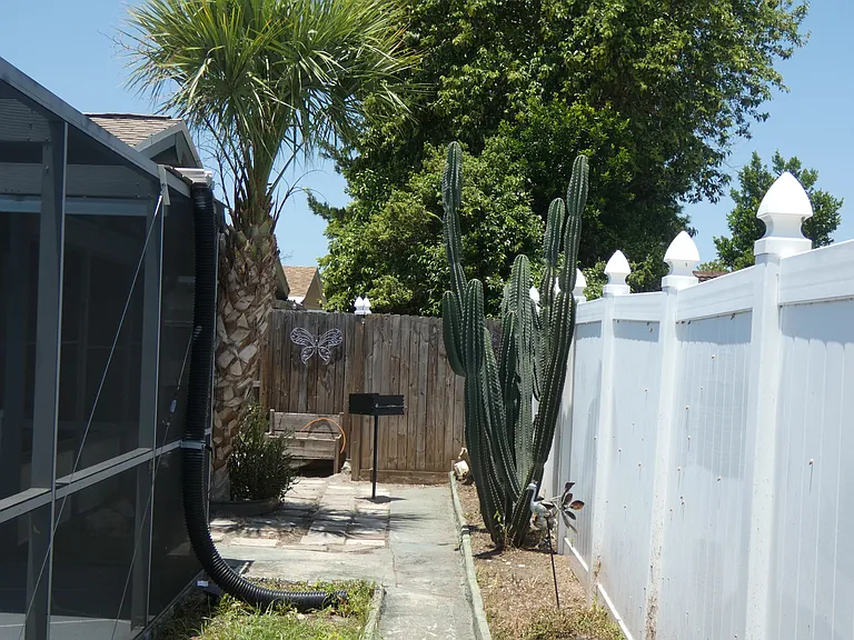Robstown Dr — Photo 12
