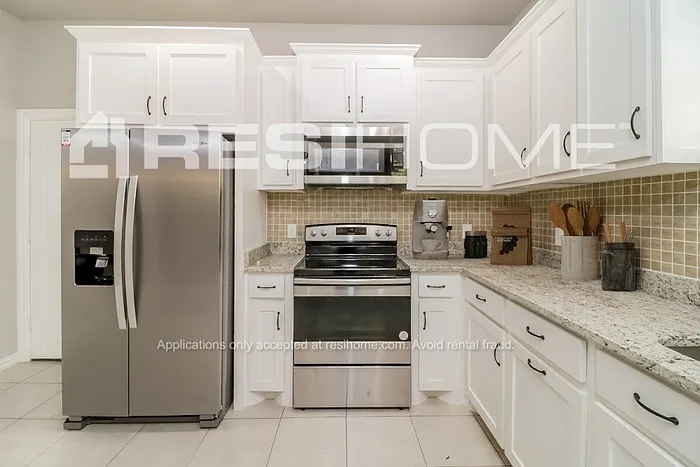 3007 Prairie Ave — Photo 3