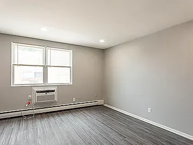 Studio, $870 — Photo 4