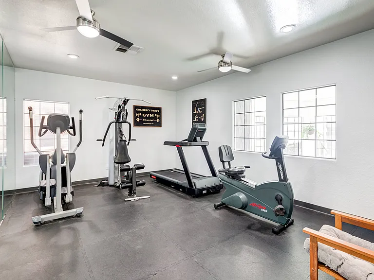 Gramercy Parc Senior Apartments — Photo 16