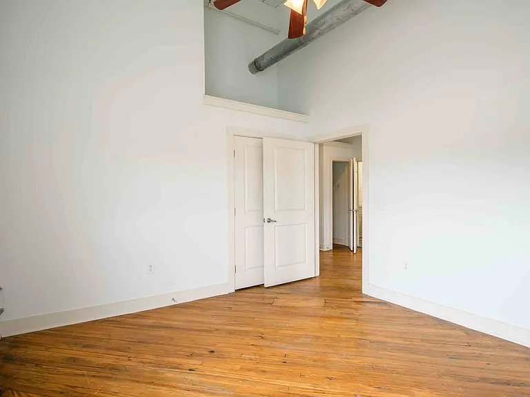 Kemper Lofts Apartments — Photo 9