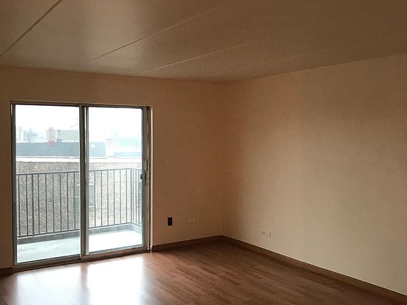 3rd image of 315 Des Plaines Ave APT 504