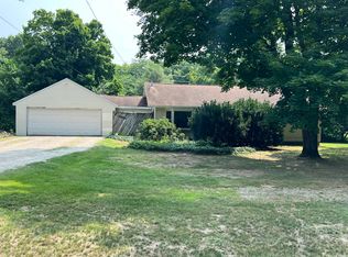 931 Gainder Rd, Plainwell, MI 49080