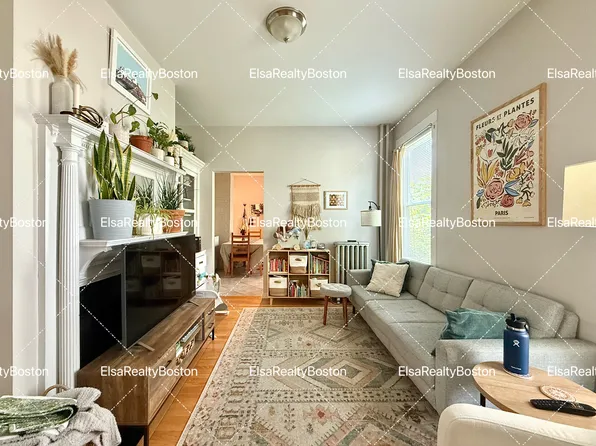 120 Walnut St #1, Somerville, MA 02145